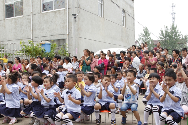 關愛留守兒童 筑起愛的樂園       —記懷遠縣古城鎮(zhèn)三巷村希望幼兒園