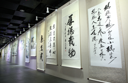 畫(huà)家劉新作品亮相“紀(jì)念改革開(kāi)放四十周年全國(guó)名家藝術(shù)作品公益展”