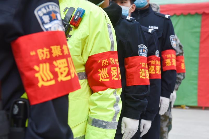 宿松公安社區(qū)（村）巡邏隊走街串巷保平安