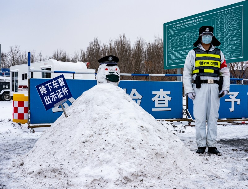 風(fēng)雪中的堅(jiān)守——眾志成城 抗擊肺炎書畫攝影展作品選登