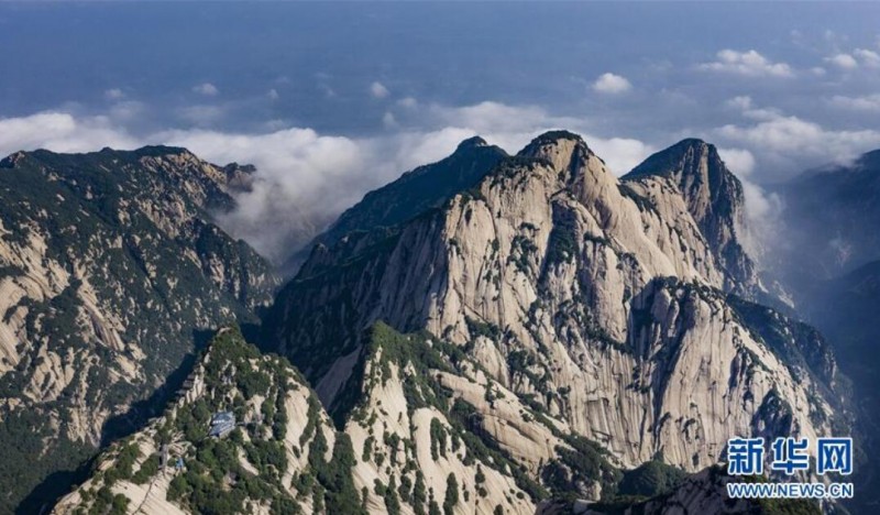 空山新雨后 西岳景色新