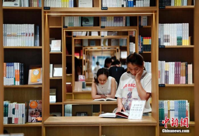 看紙書、聽書……讀屏時代，你的閱讀方式變了嗎？