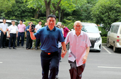 “井岡山放歌”王云鵬鵬體草書及友人書畫展在吉安舉行