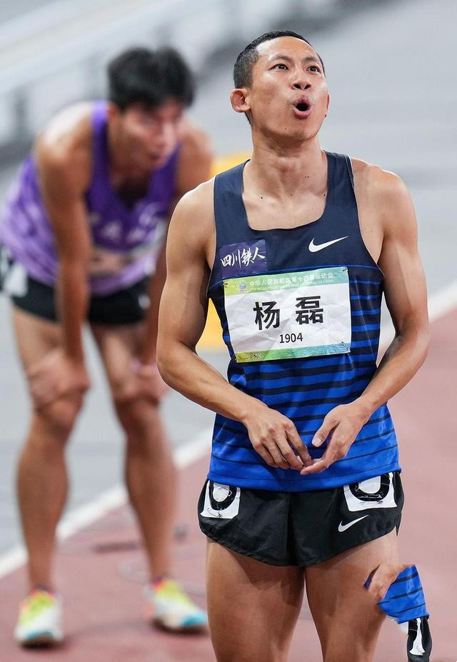 全運400米集體爆發(fā)！26歲四川飛人45秒54奪金 前三名均打開46秒