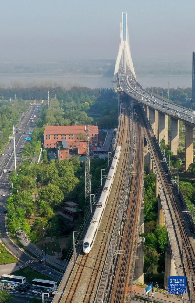 全國鐵路4月8日起實(shí)行新的列車運(yùn)行圖