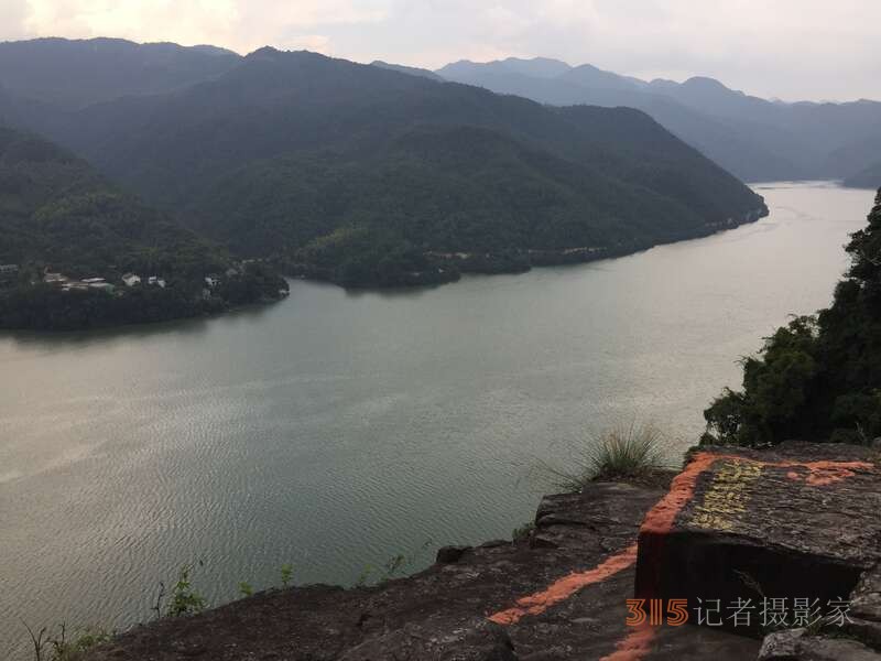 游客亦是“畫中人” 浙江嚴子陵釣臺開啟沉浸式旅游體驗