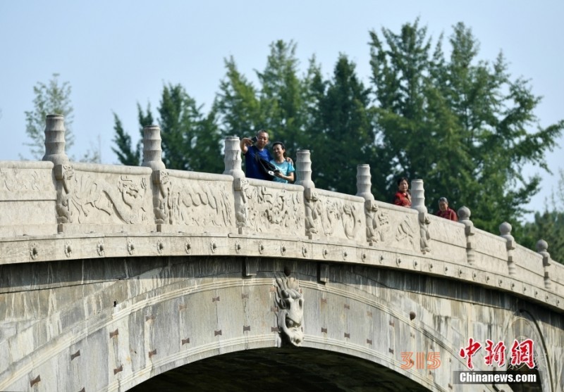 “中國(guó)第一石拱橋”趙州橋 古橋新韻迎客來(lái)