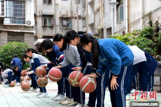 體育中考調整耐力項目，青少年“陽康”后如何鍛煉？