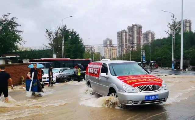 汽車人火速參與災(zāi)害搶險(xiǎn)救援，專家建議購(gòu)買二手車要摸清車況