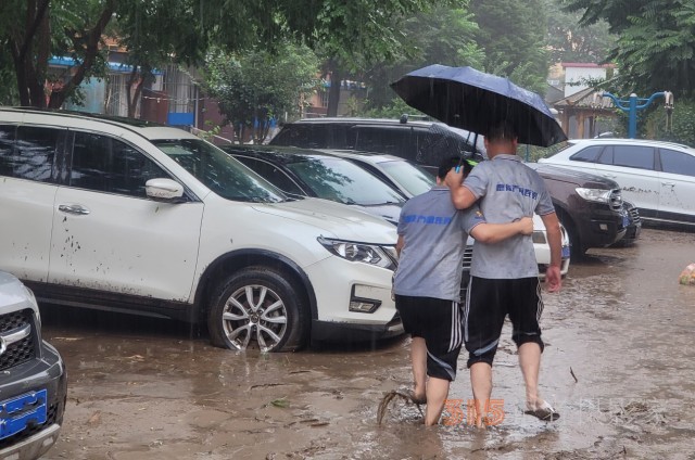 汽車人火速參與災(zāi)害搶險(xiǎn)救援，專家建議購(gòu)買二手車要摸清車況